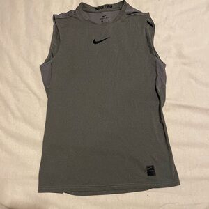 Nike Men’s Gray Muscle Tee